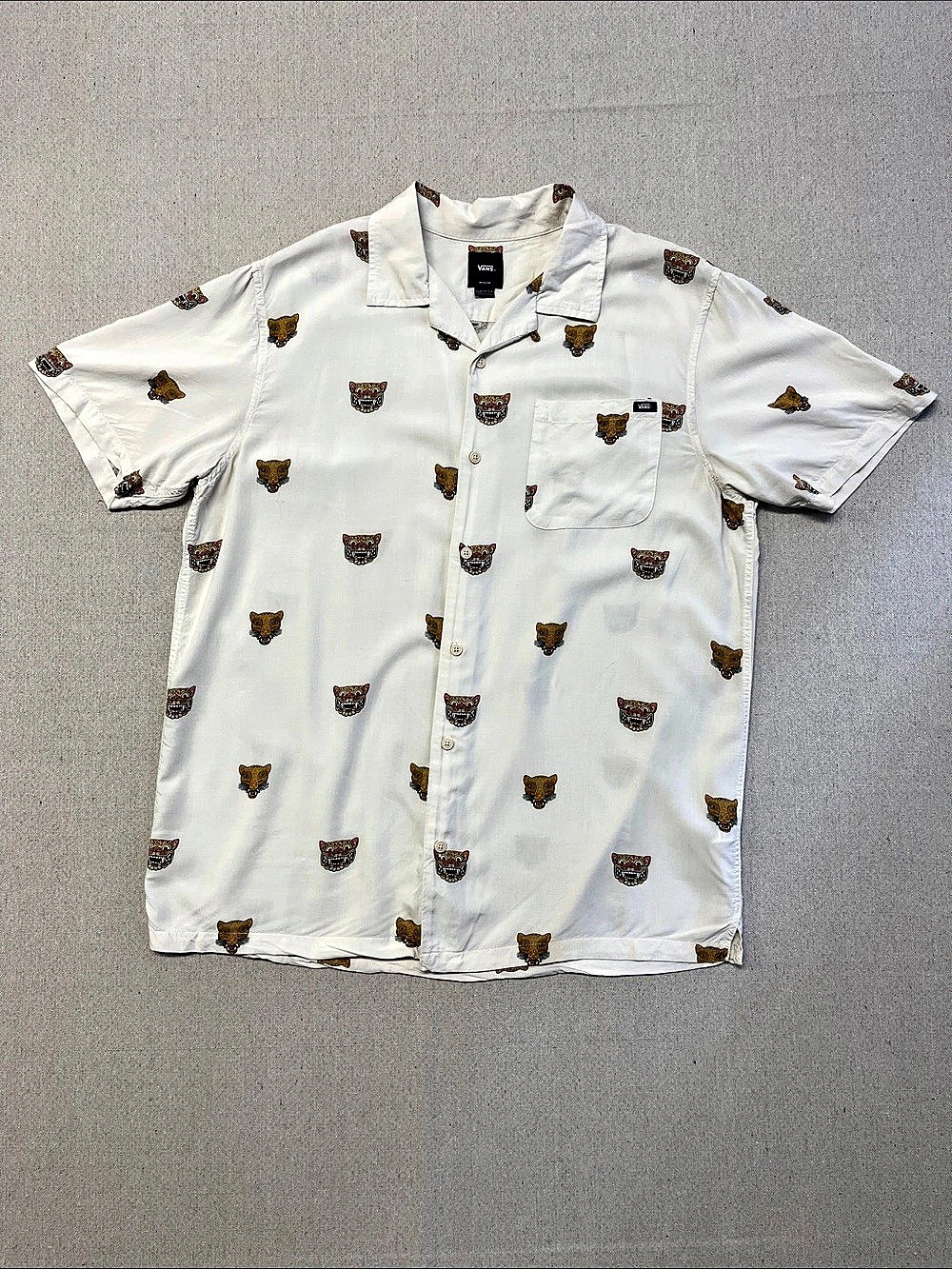 Vans Men’s Tiger Mask Print Button Up Shirt White Medium Classic Fit